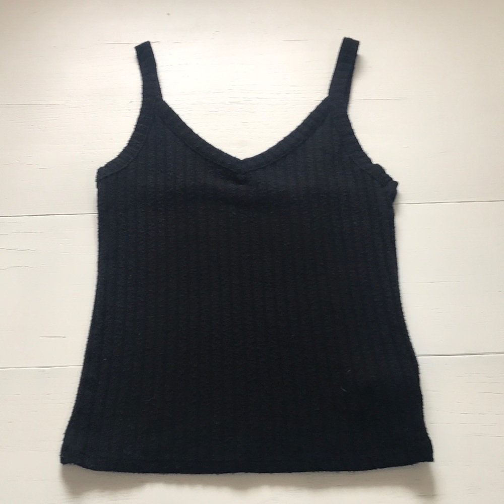 AMERICAN EAGLE OUTFITTERS BLACK TANK TOP :)